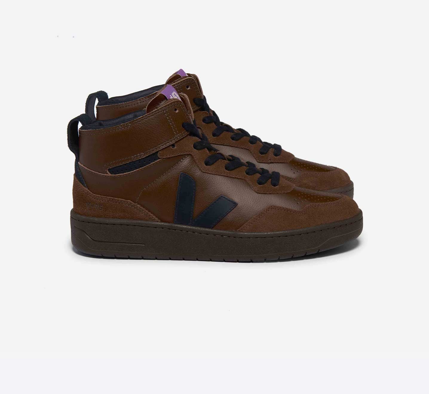 Tênis Feminino V-95 Couro Walnut Preto VEJA - VERT